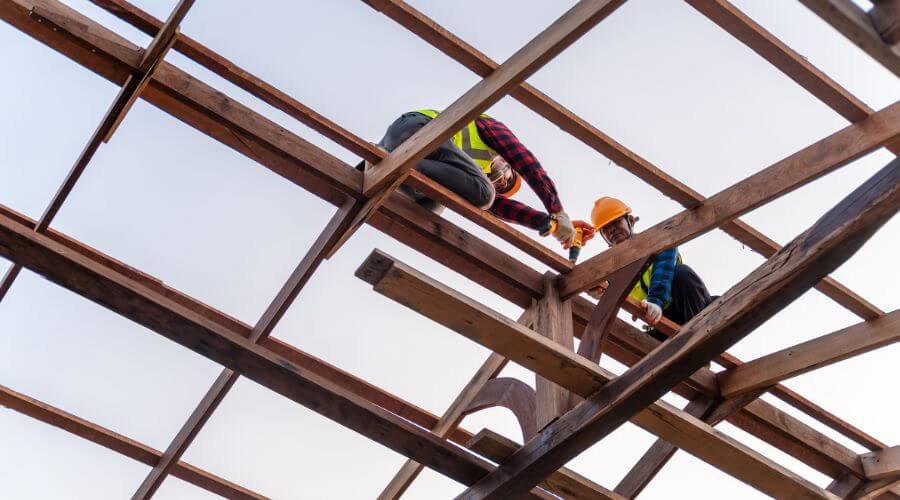 Professional gutter cleaning services in Cidra, PR